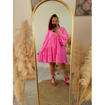 Robe effet dentelle rose